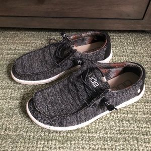 Hey Dudes Wally Sox digital camo size 9